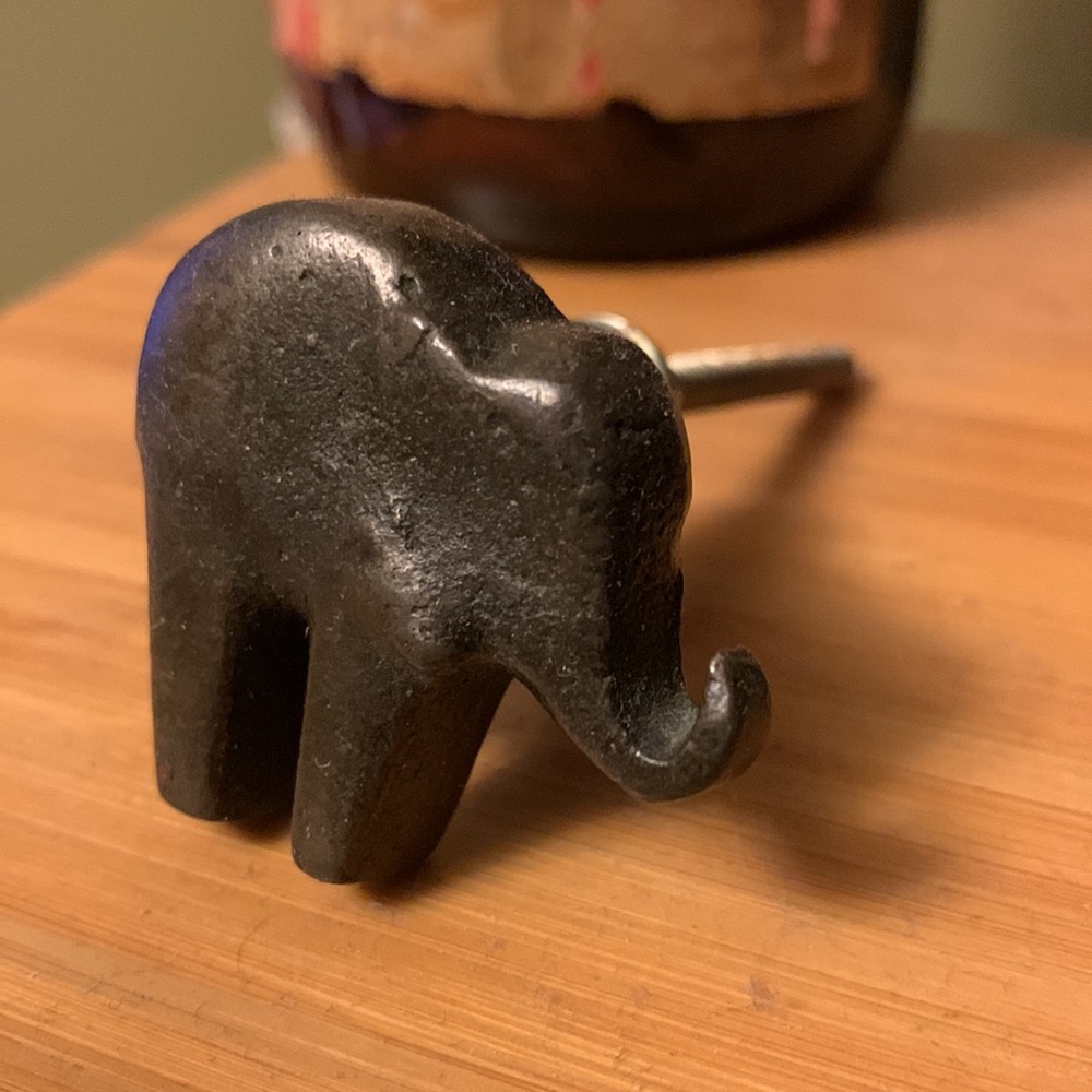 Elephant Knob - Picture 2 of 4